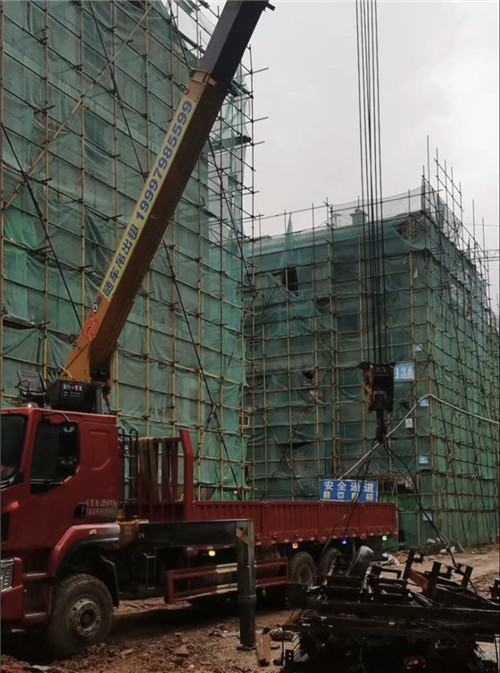 肇源县“慢工细活”—— 吊车的 “微动控制” 技术